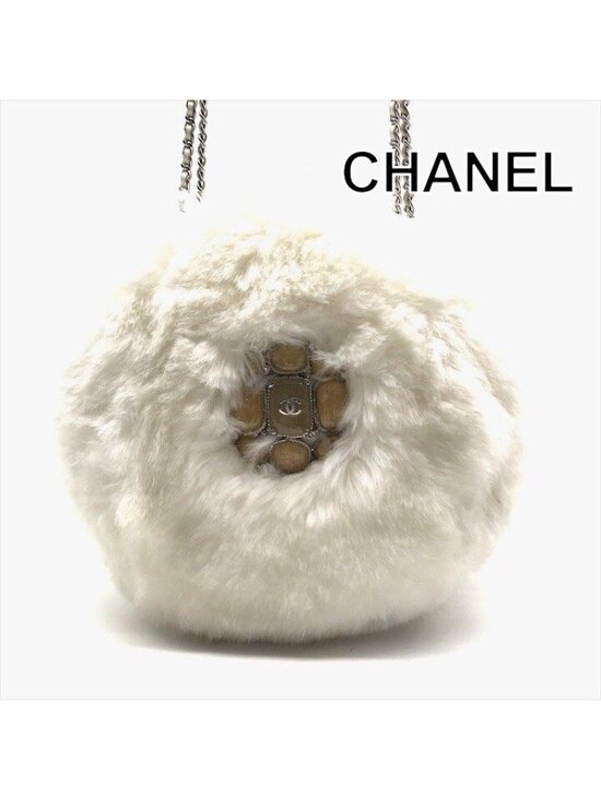 Chanel Handbags - Chanel CC Logo Chain Shoulder Bag Crossbody White Silver